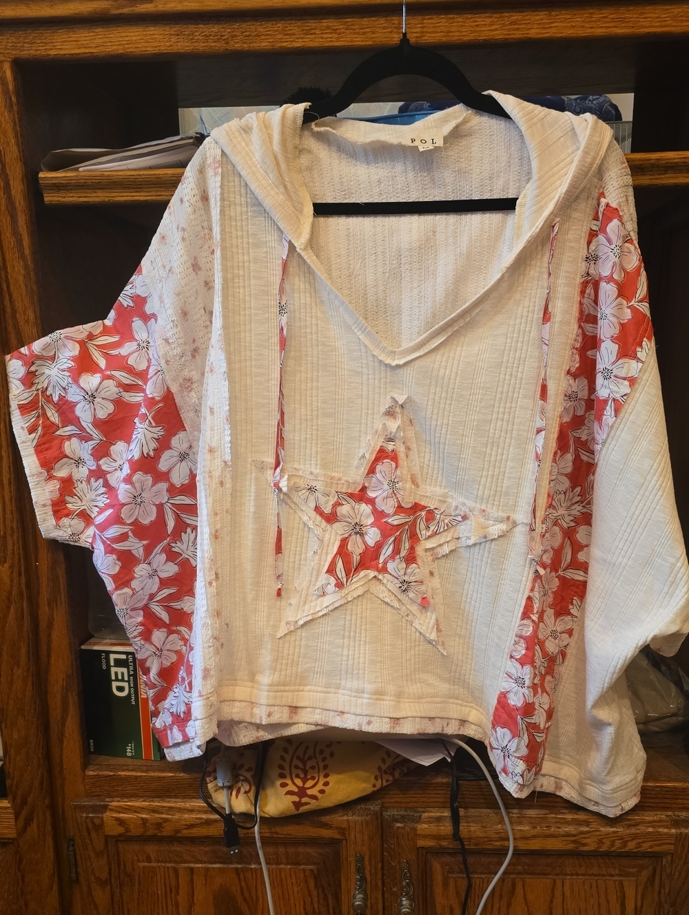 POL Floral Panel Hooded Star Applique Top - Cream and Coral